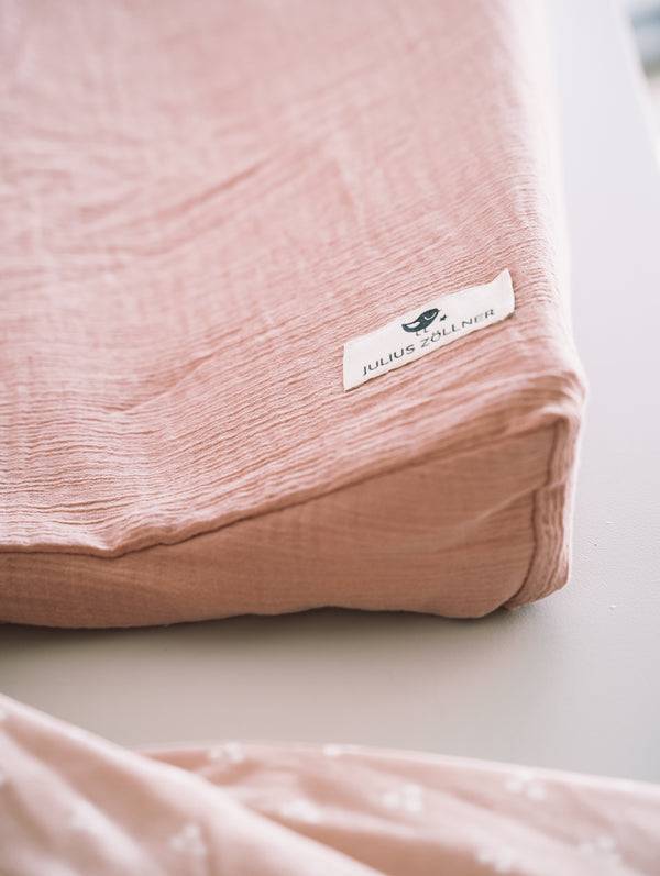 Julius Zöllner Bezug Wickelunterlage/2-Keil-Mulde aus Musselin, Dusty rose Kostenloser Versand international