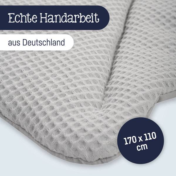 Julius Zöllner Krabbeldecke Blatt, Waffelpiqué Light Grey Fabrikverkauf