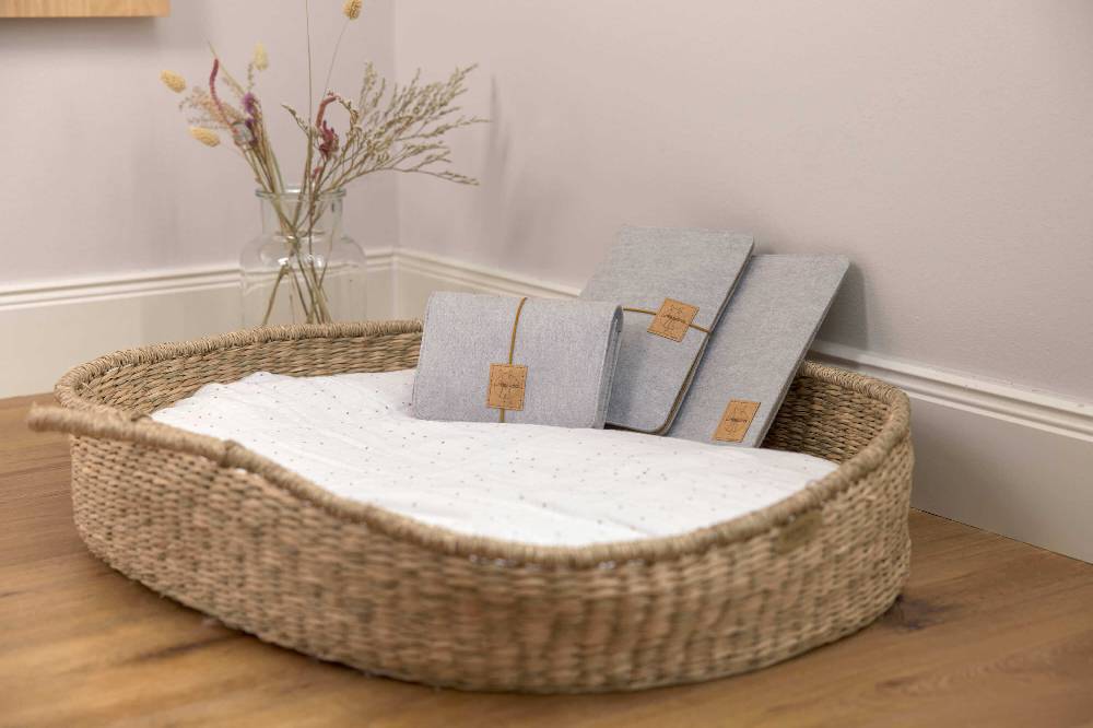 Lässig Mutterpasshülle - Dokumentenmappe Herz im Glück Limited Edition, Felt Grey Großer Ausverkauf