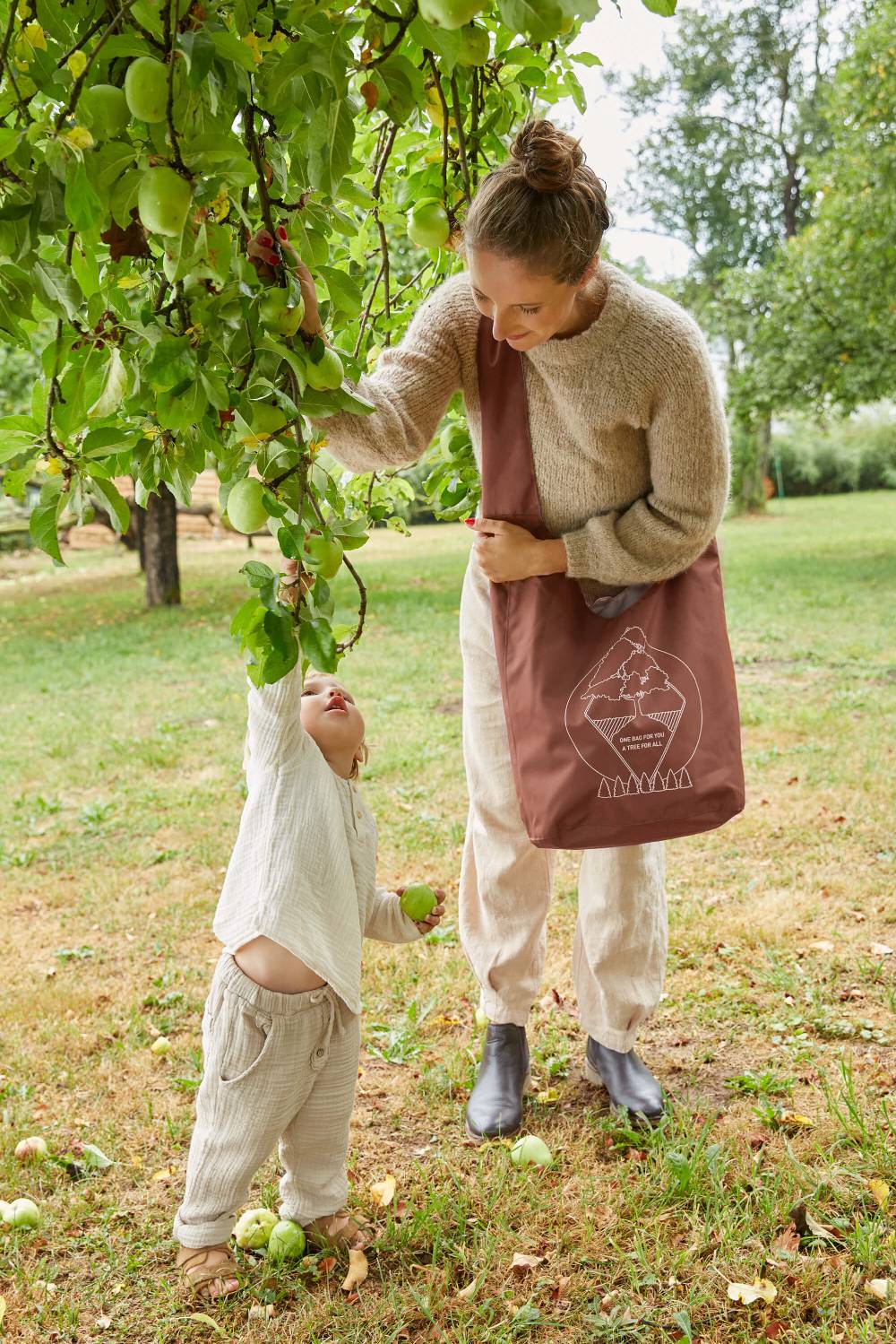 Lässig Umhängetasche - Charity Shopper Tree, Rust Cyber Monday