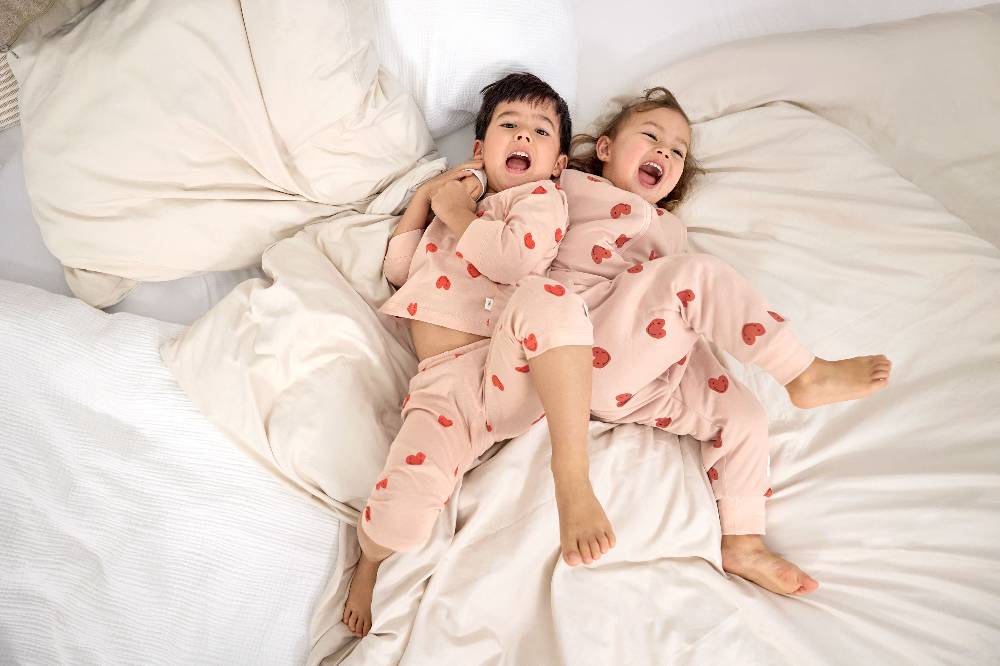 Lässig Baby Schlafoverall - Bio Baumwolle, Herzen, Rosa Fabrikpreis