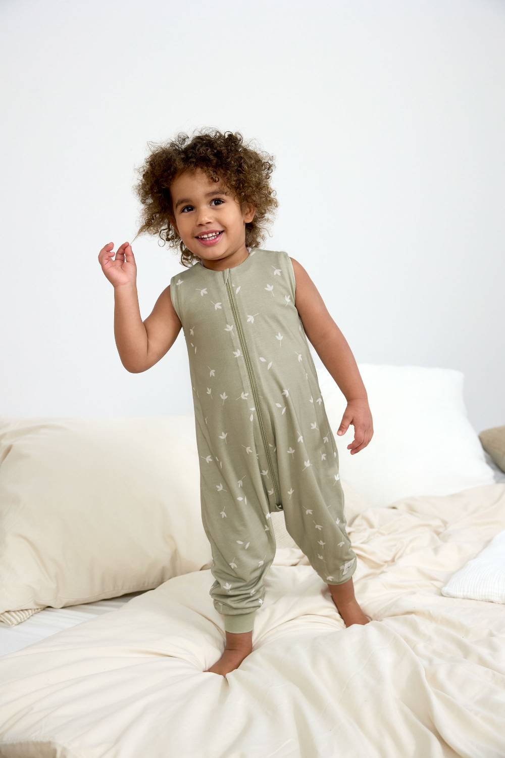 Lässig Kinder Schlafoverall 0,5 TOG - Blätter, Oliv Cyber Monday