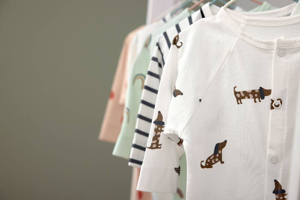 Lässig Baby Jumpsuit - Bio Baumwolle, Hund, Beige Weihnachtsangebot