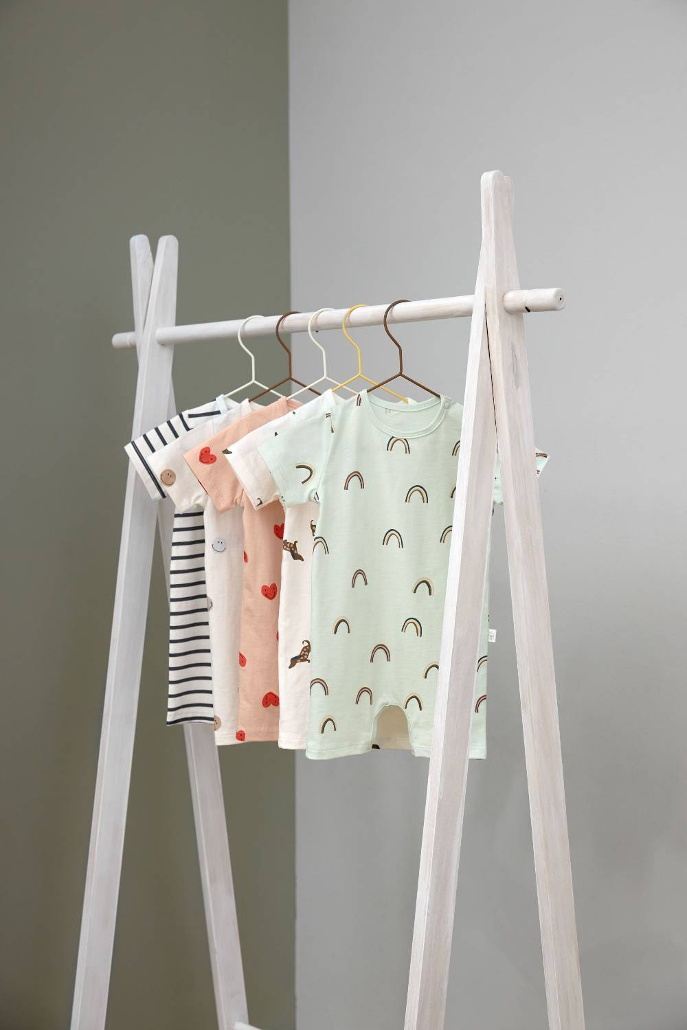 Lässig Baby Jumpsuit - Bio Baumwolle, Herzen, Rosa Osterangebot