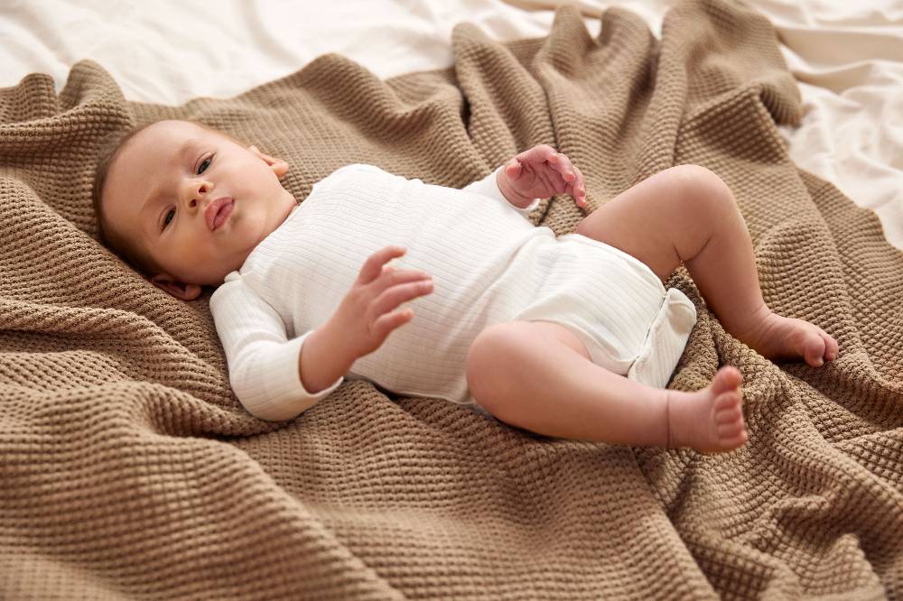 Lässig Baby Body Langarm - gerippt, Milky Tiefpreis
