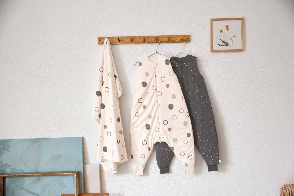 Lässig Kinder Schlafoverall 2,5 TOG, Spots, Anthrazit Saisonschlussverkauf