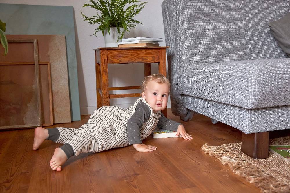 Lässig Kinder Schlafoverall 2,5 TOG, Striped, Grau Räumungsverkauf
