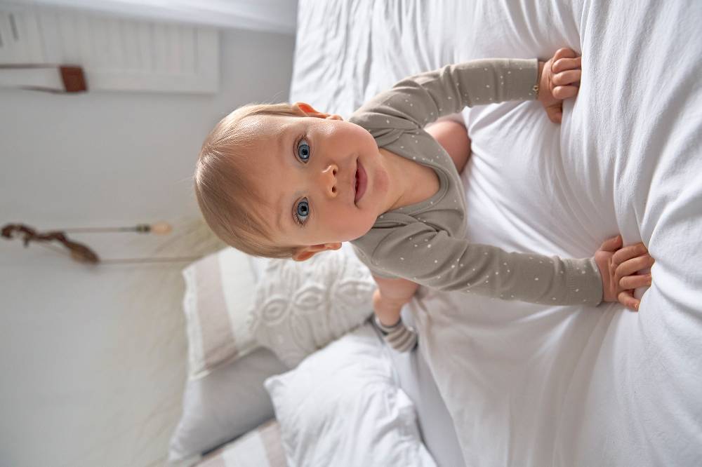 Lässig Baby Wickelbody langarm - Bio Baumwolle, Punkte, Taupe zollfrei