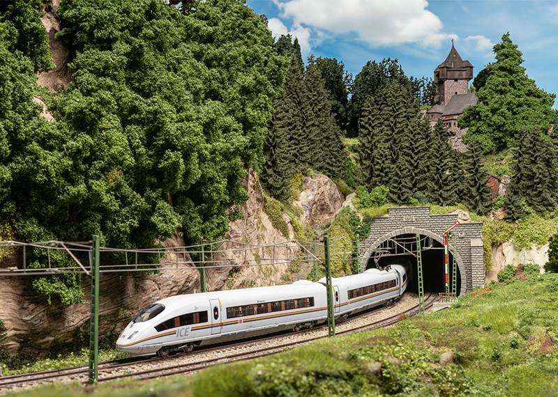 Märklin Triebwagenzug ICE 3, Baureihe 403 Große Rabatte
