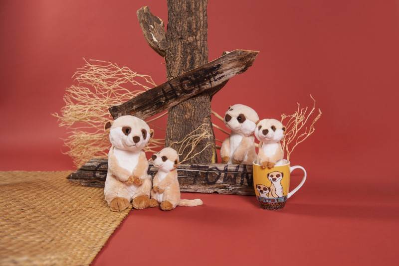 NICI Sitzendes Kuscheltier Erdmännchen NICI GREEN Weihnachtsangebot