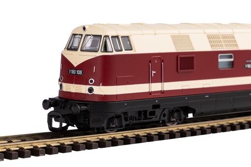 Piko TT Diesellok V 180 DR III, 4-achsig Artikelnummer: 47284 Lagerräumung