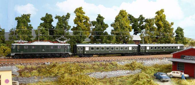 Piko N 2er Set Schürzeneilzugwagen ÖBB III Artikelnummer: 40622 50% Rabatt mit kostenlosem Versand