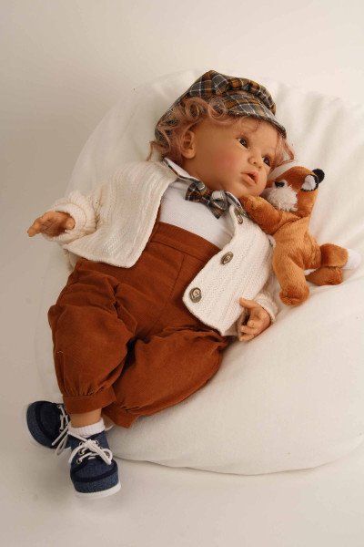 Schildkröt Manufaktur Puppe Gary 50 cm von Gudrun Legler rote Haare, Kleidung weiss/braun im Angebot