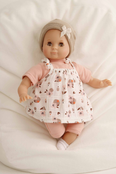 Schildkröt Manufaktur Puppe Schlummerle 32 cm mit Malhaar und braunen Schlafaugen, Kleidung rose/braun Black Friday