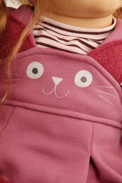 Schildkröt Manufaktur Puppe Femke 60 cm von Karola Wegerich rotblonde Haare, Kleidung Katze Clearance-Verkauf