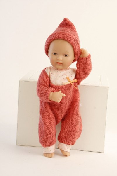 Schildkröt Manufaktur Puppe Mein 1. Baby 28 cm mit Malhaar, braunen Schlafaugen, Strickkleidung rot Blitzverkäufe
