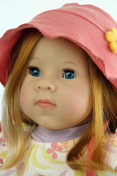 Schildkröt Manufaktur Puppe Elli 52 cm rote Haare, blaue Schlafaugen, Kleidung Früchtchen Osterangebot