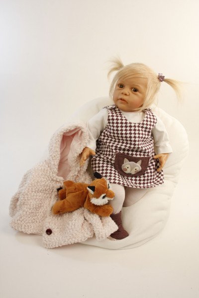 Schildkröt Manufaktur Puppe Leni 50 cm von Gudrun Legler blonde Haare, Kleidung rose/weiss/bran Räumungsverkauf