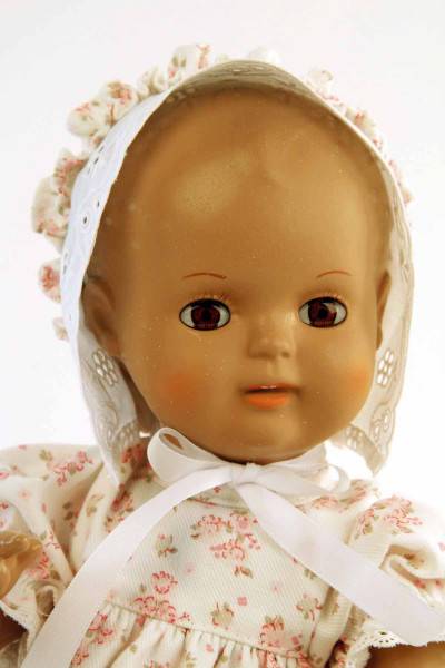 Schildkröt Manufaktur Baby Strampelchen 31 cm blonde Malhaare, Sommerkled mit Schute Günstig kaufen