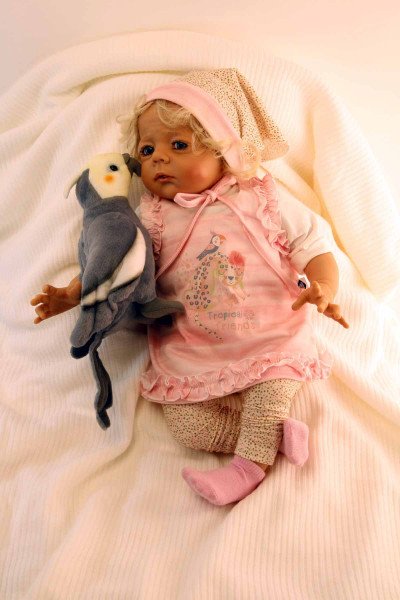 Schildkröt Manufaktur Baby Colette 50 cm von Karola Wegerich blonde Haare, Kleidung rose/weiss/beige Blitzangebot
