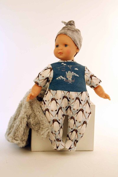 Schildkröt Manufaktur Puppe Schlenkerle 37 cm mit Malhaar und blauen Malaugen, Kleidung mit Pinguinprint Wochenangebot