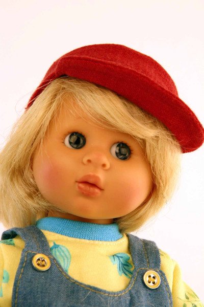 Schildkröt Manufaktur Puppe Müller-Wichtel Luca 30 cm blonde Haare, Jeanskleidung Fabrikladen