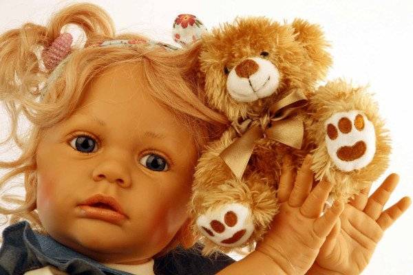 Schildkröt Manufaktur Puppe Greta 60 cm von Gudrun Legler, blonde Haare, Kleidung sommerlich Black Friday Preise