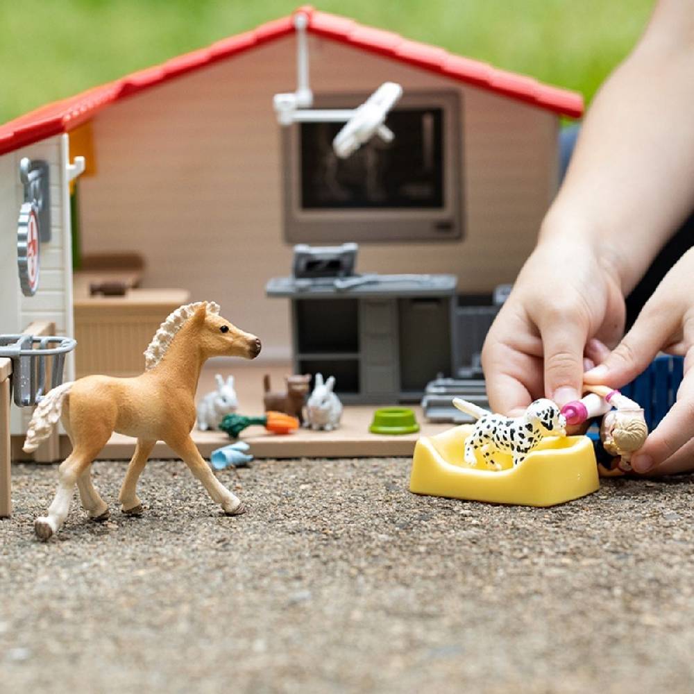 Schleich Tierarzt-Praxis mit Haustieren Muttertagsangebot