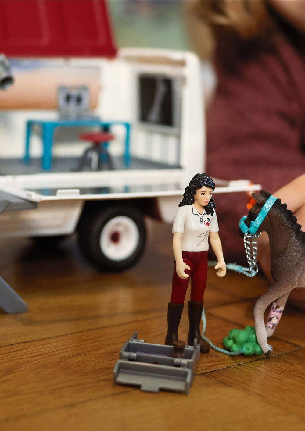 Schleich Mobile Tierärztin mit Hannoveraner Fohlen Meist gekauft