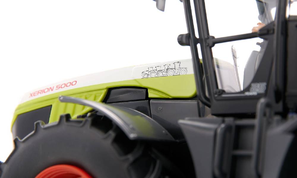 Siku Claas Xerion 5000 TracVC Jubiläumsmodell 25 Jahre Claas Xerion Letzter Tag