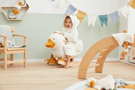 Sterntaler Schaukeltier Ente Edda aus weichem Plüsch Auslauf