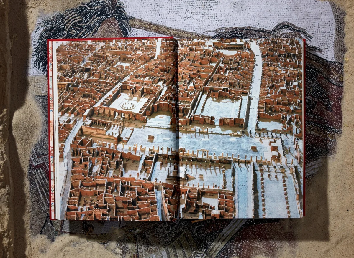 TASCHEN Fausto & Felice Niccolini. Houses and Monuments of Pompeii Kostenlose Rückgabe