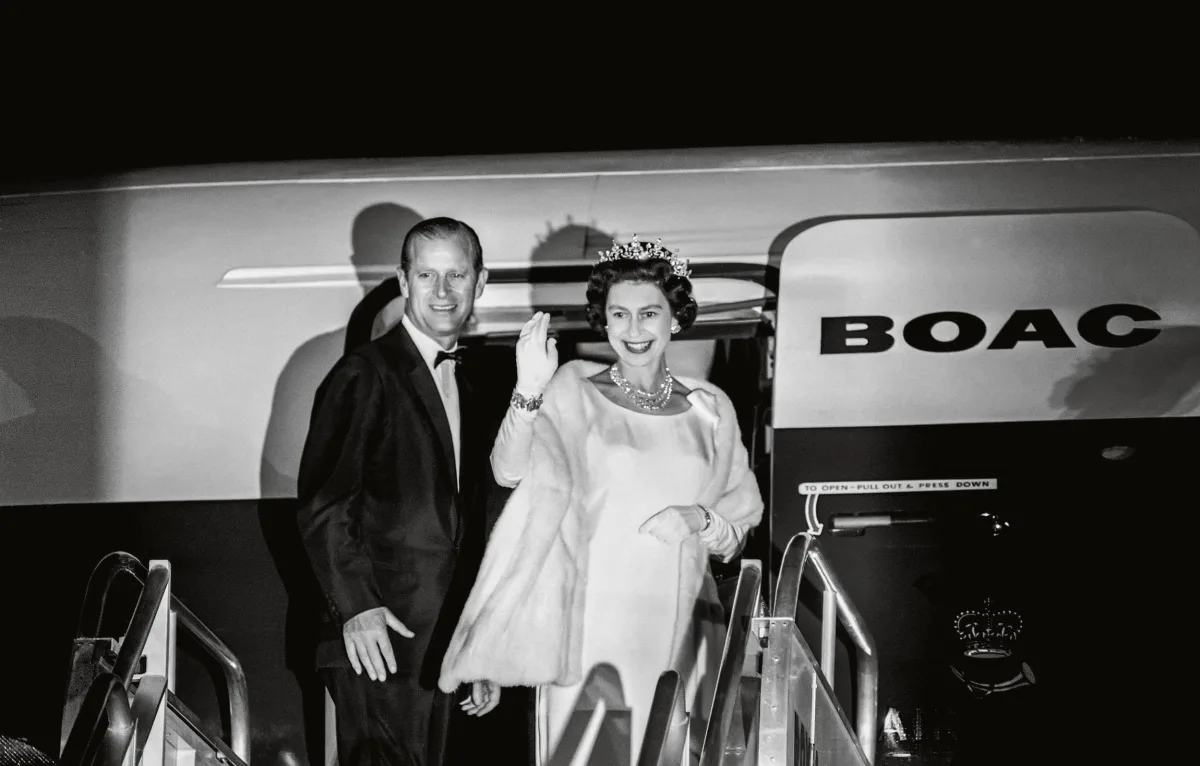 TASCHEN Her Majesty. A Photographic History 1926–2022 Begrenztes Angebot