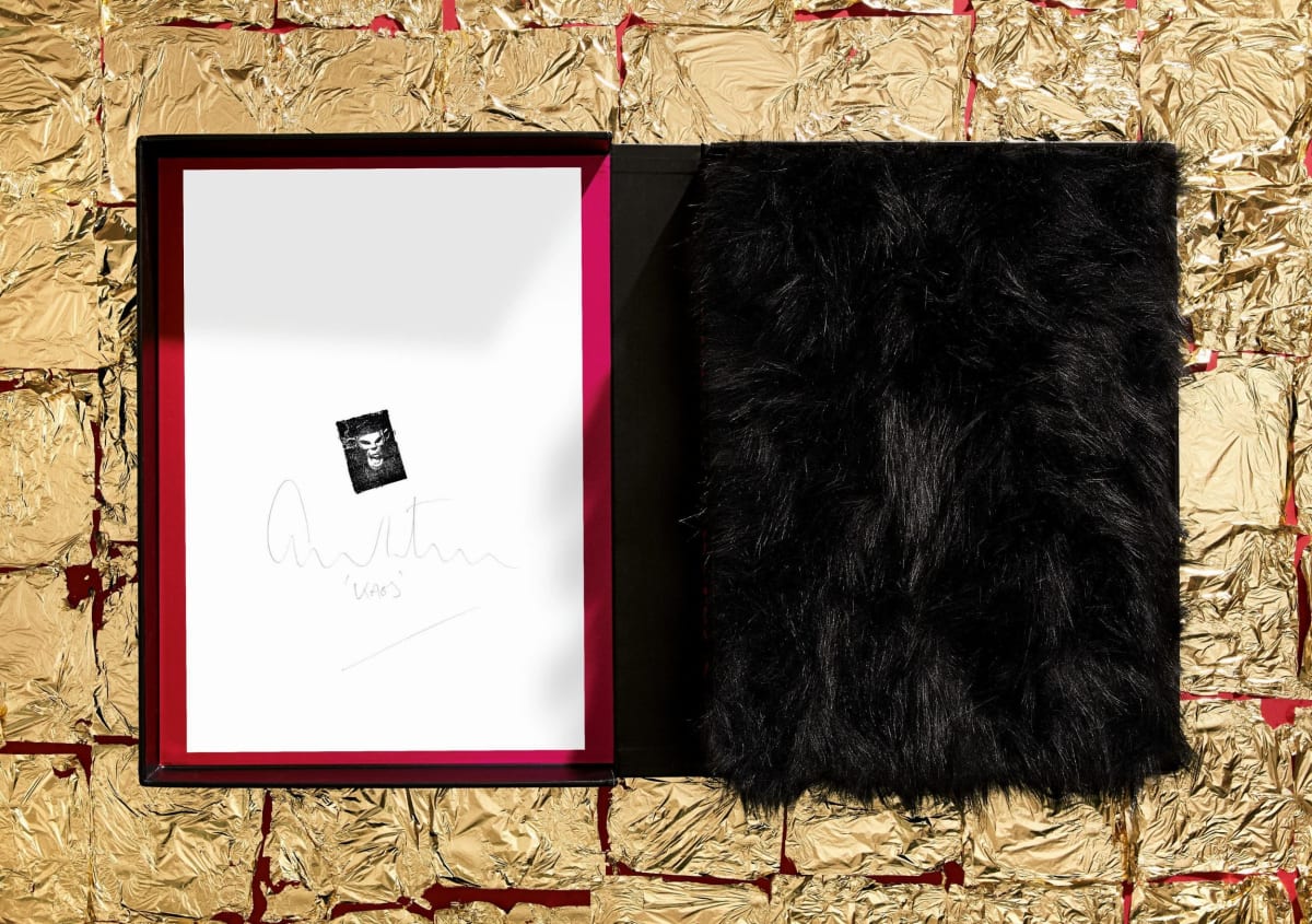 TASCHEN Albert Watson. Kaos. Art Edition No. 151–200 ‘Kate Moss, Marrakech, 1993’ Vierteljährliche Förderung