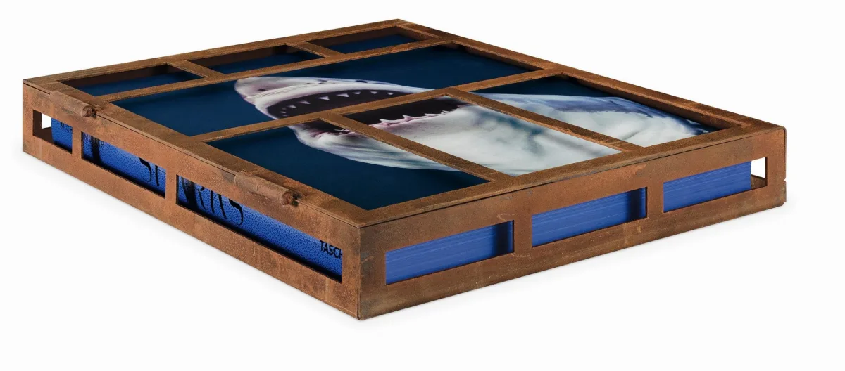 TASCHEN Michael Muller. Sharks zollfrei