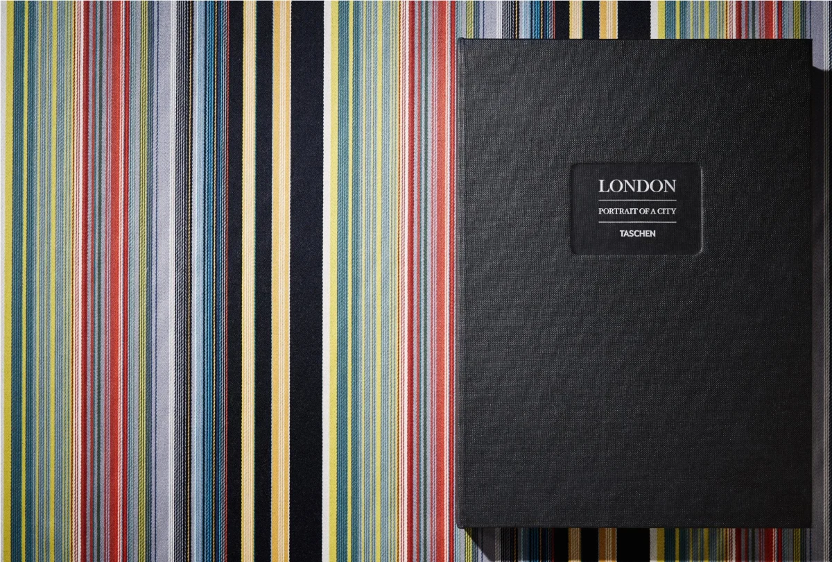 TASCHEN London. Portrait of a City, Paul Smith Edition No. 1–500 ‘Piccadilly Circus’ Outlet