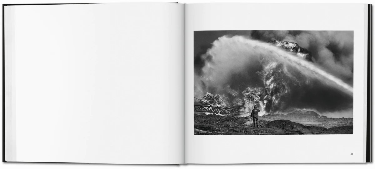 TASCHEN Sebastião Salgado. Kuwait. A Desert on Fire Weihnachtsangebot