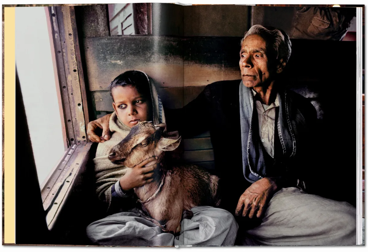 TASCHEN Steve McCurry. Animals Muttertagsangebot