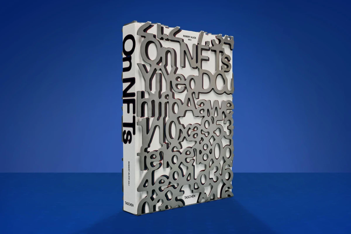 TASCHEN On NFTs. Art Edition No. 1–100, Sofia Crespo ‘{{floral automata_1236}}’ Verkauf