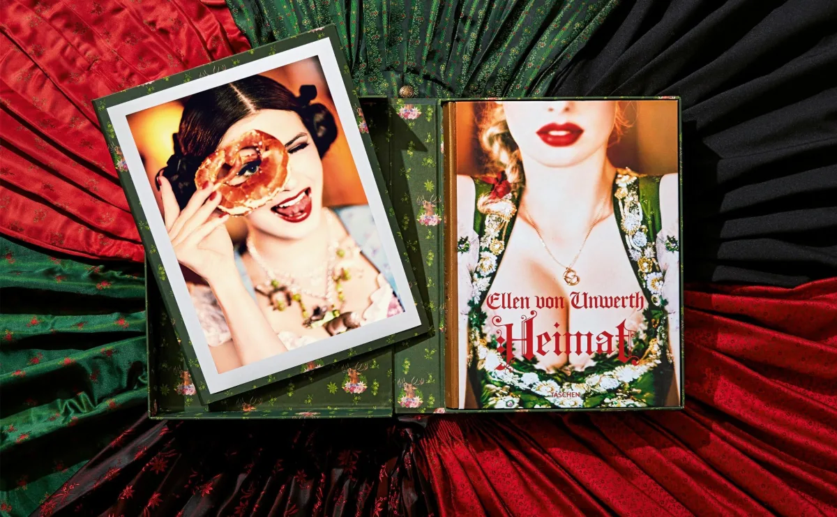 TASCHEN Ellen von Unwerth. Heimat. Art Edition No. 201–300 ‘Spy Device’ Saisonale Angebote