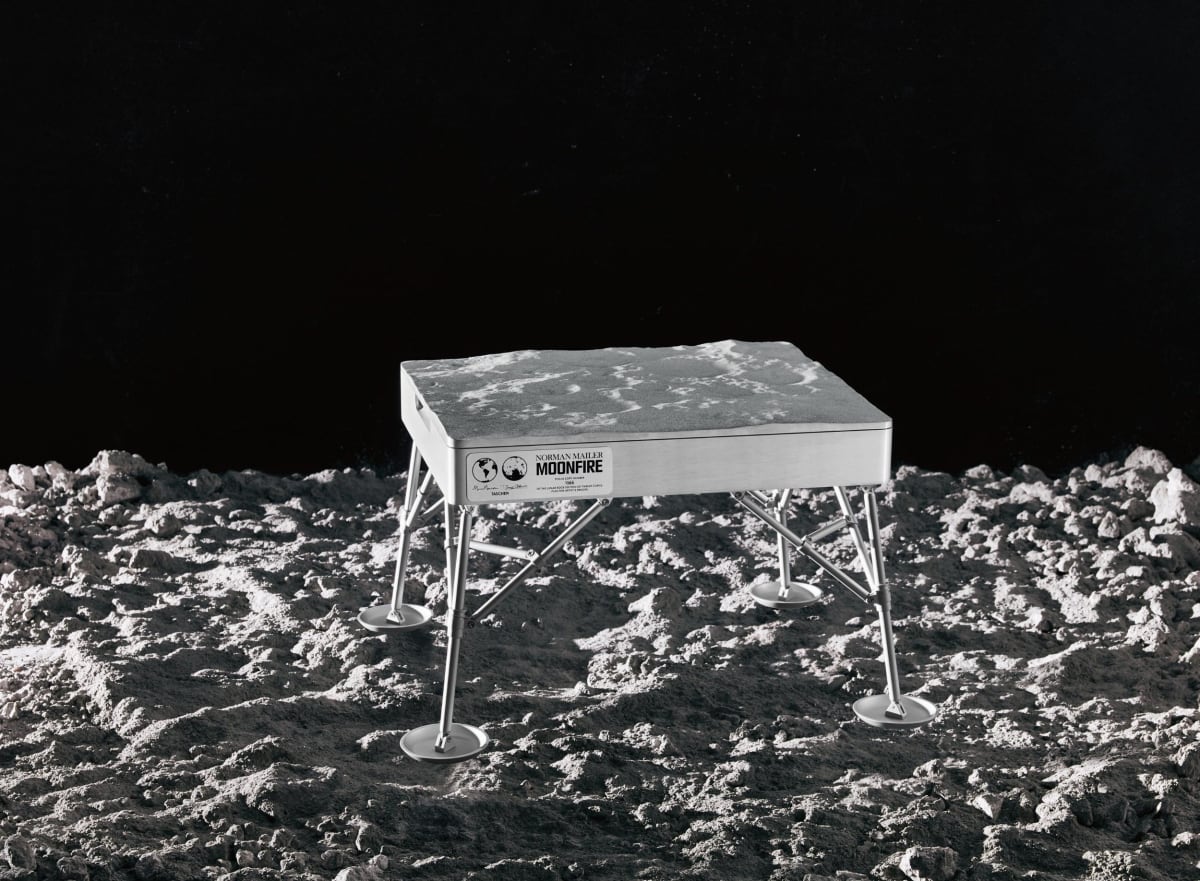 TASCHEN Norman Mailer, Marc Newson. MoonFire, Lunar Rock Edition No. 1,968 ‘NWA 4936’ Black Friday Preise