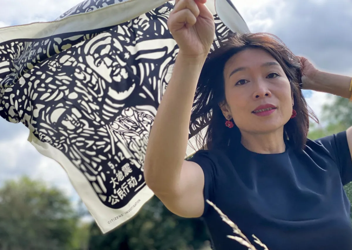 TASCHEN Ai Weiwei. The Silk Scarf ‘Citizens’ Investigation’ Bis zu 55% Rabatt