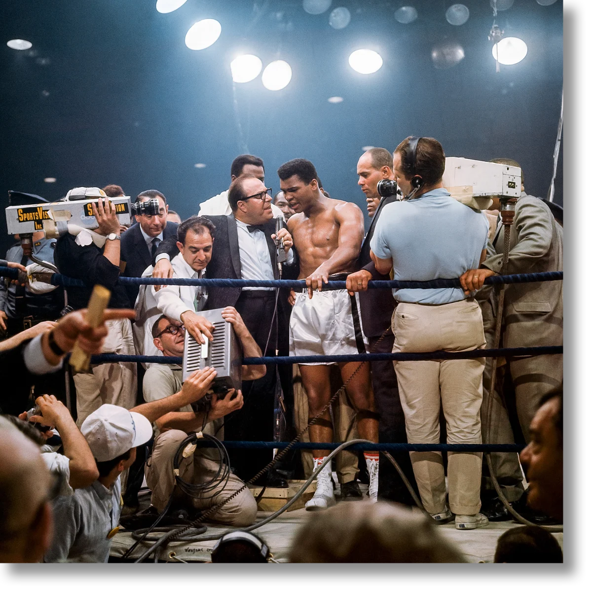 TASCHEN Neil Leifer. Homage to Ali. ‘Ali Victorious, Ali vs. Liston II, 1965’