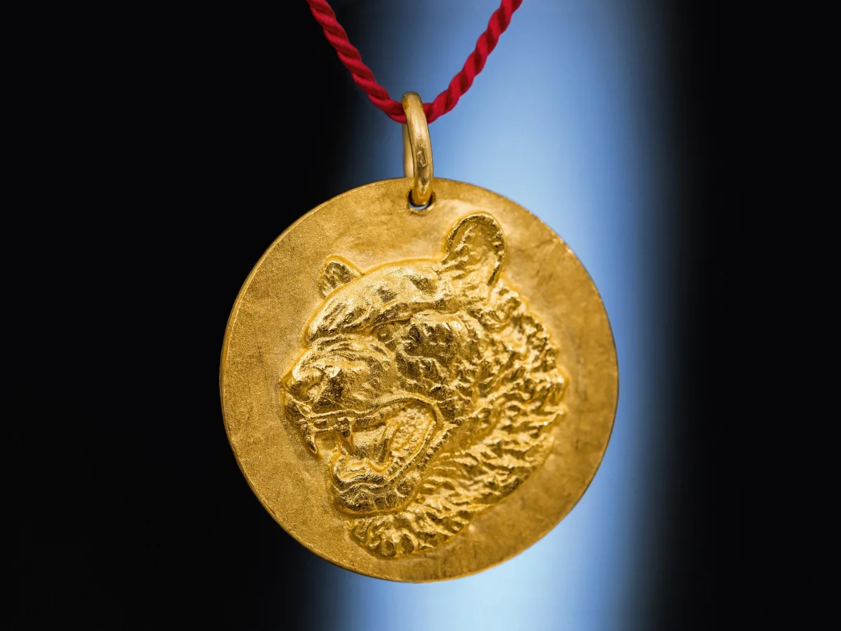 TASCHEN Ai Weiwei. Zodiac Charm ‘Tiger’ Riesige Rabatte