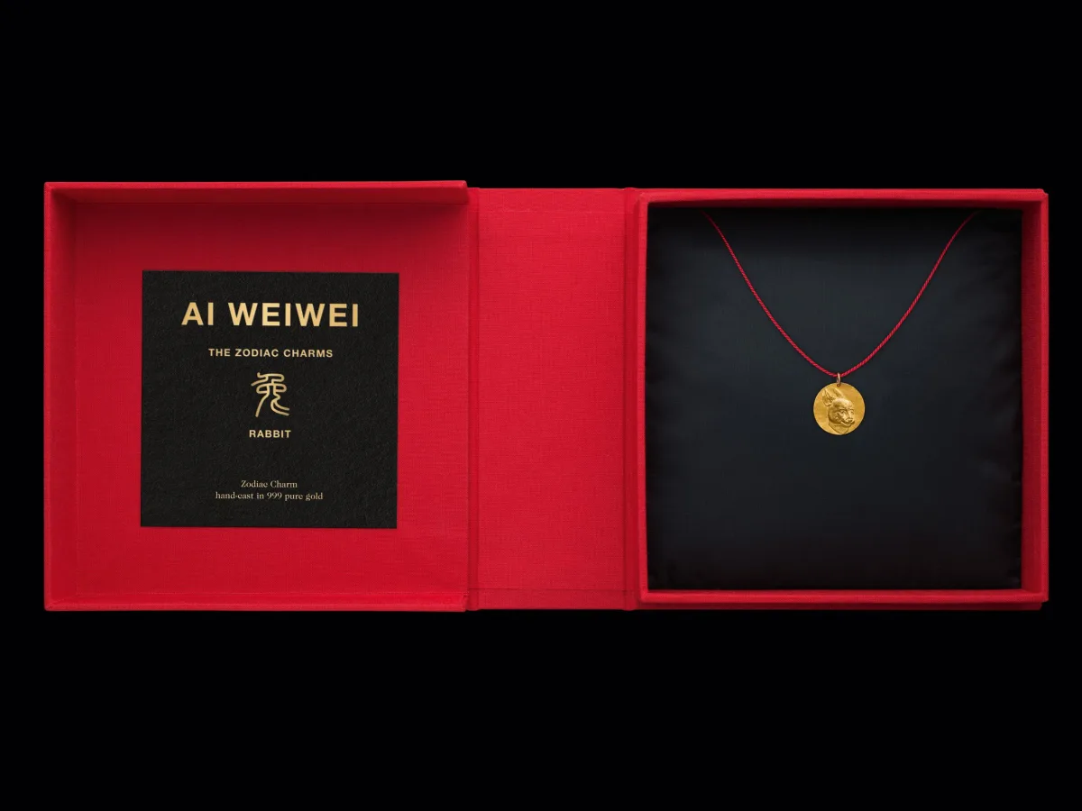 TASCHEN Ai Weiwei. Zodiac Charm ‘Rabbit’ 50% Rabatt mit kostenlosem Versand