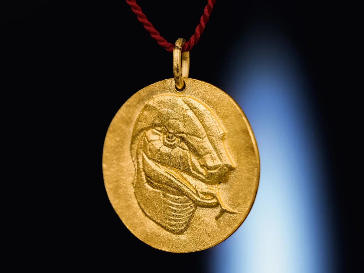 TASCHEN Ai Weiwei. Zodiac Charm ‘Snake’ Clearance-Verkauf