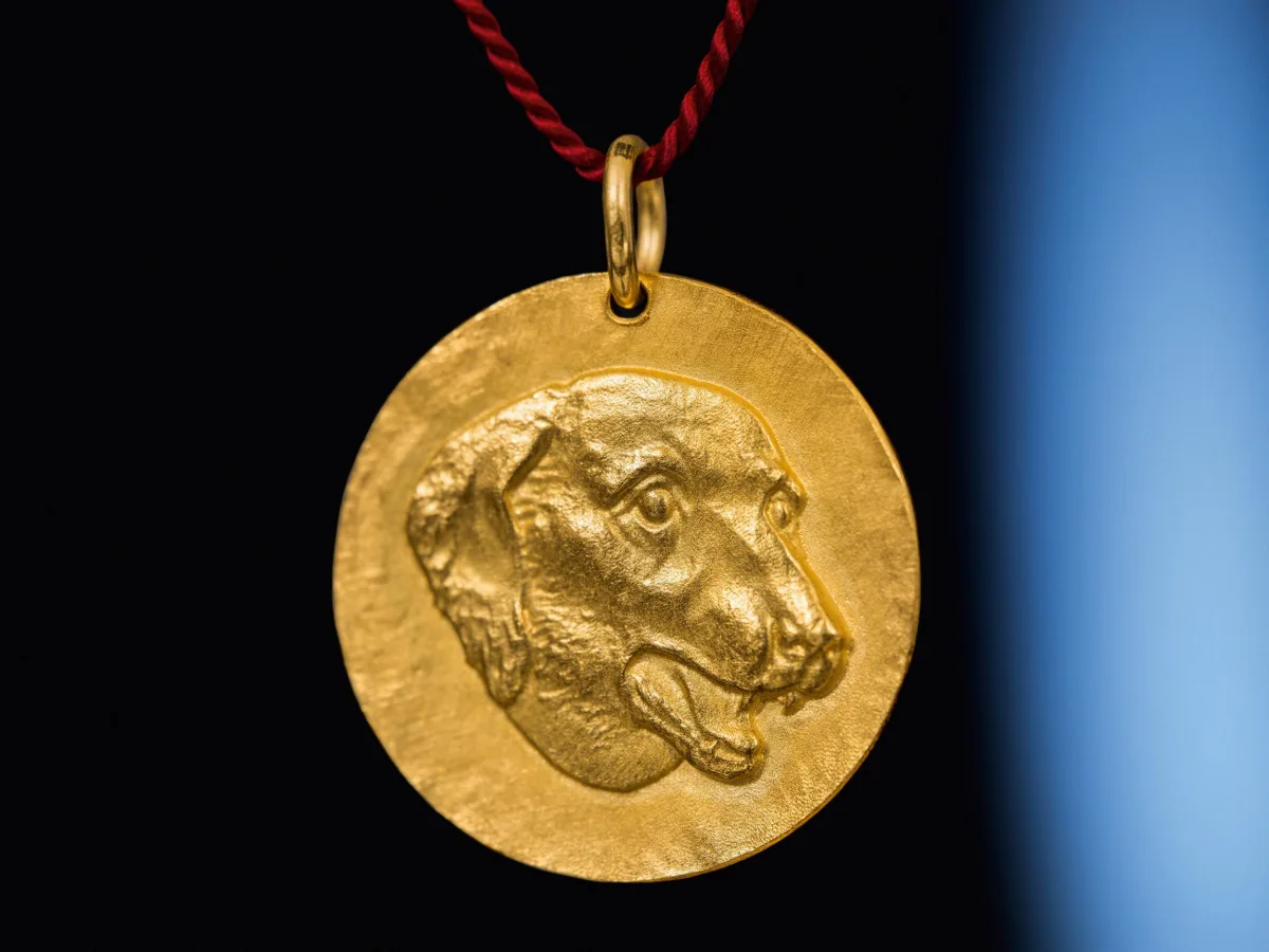 TASCHEN Ai Weiwei. Zodiac Charm ‘Dog’ Fabrikladen