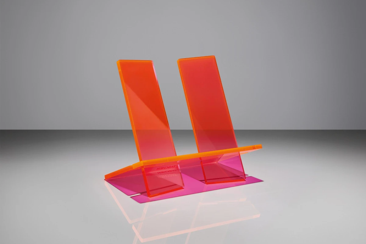 TASCHEN Bookstand. Medium. Radiant Pink im Angebot