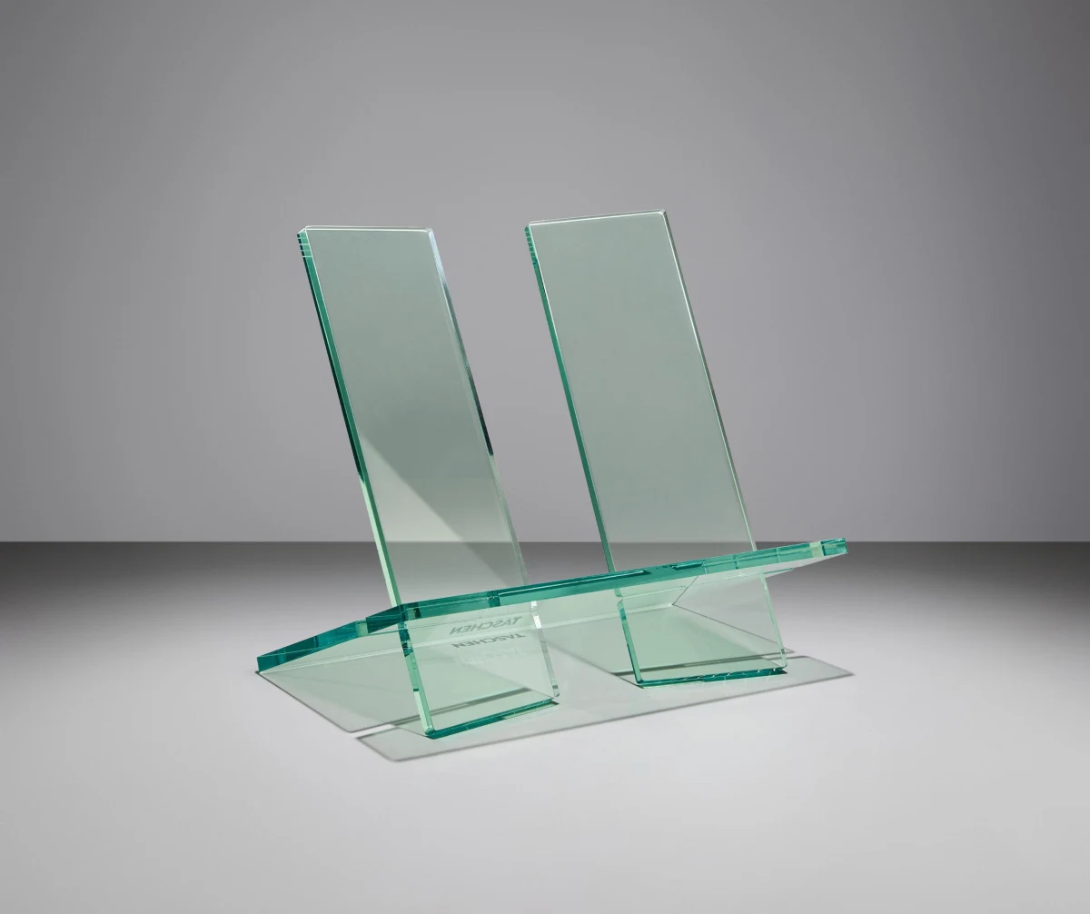TASCHEN Bookstand. Large. Crystal Green Fabrikverkauf